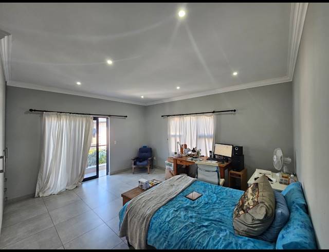 3 BEDROOM HOUSE FOR SALE IN NEW SALT ROCK CITY